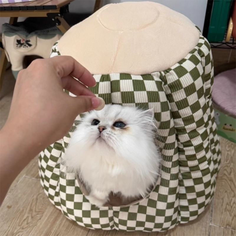 Contemporary Nordic Pineapple Crystal Flannelette PP Cotton Washable Dog & Cat Bed 1-Hole For Living Room Cuvalon
