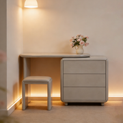 Scandinavian Extendable Makeup Vanity - High-Density MDF Solid Wood Particle Board 3-Drawer Vanity Table For Bedroom Cuvalon