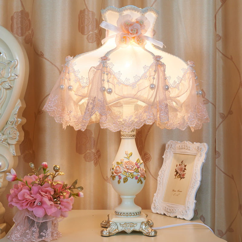 Traditional European Vase Palace Resin Fabric 1-Light Table Lamp For Bedroom Cuvalon
