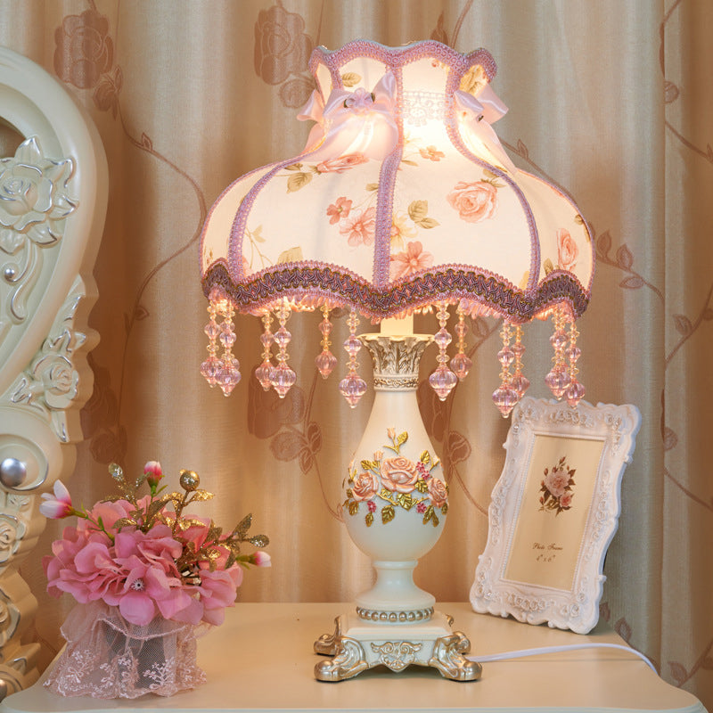 Traditional European Vase Palace Resin Fabric 1-Light Table Lamp For Bedroom Cuvalon