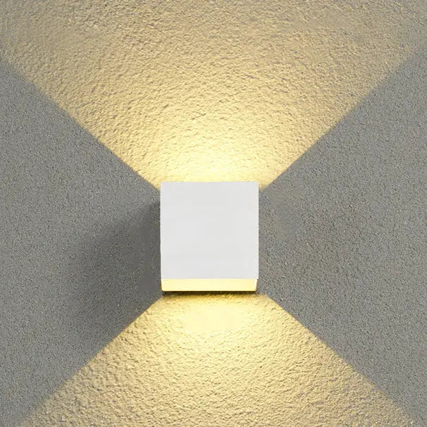 Outdoor Minimalist Square Cube Aluminum Waterproof LED Wall Sconce Lamp Cuvalon