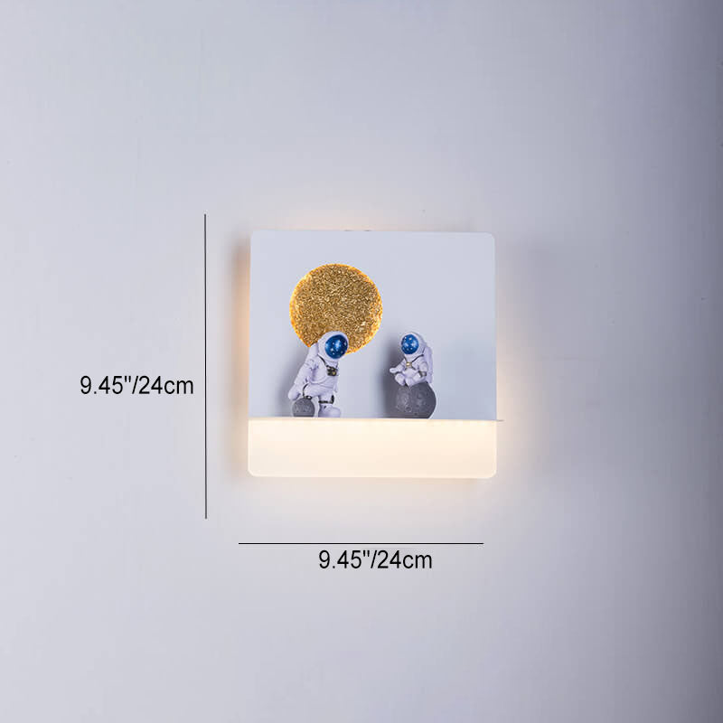 Contemporary Creative Iron Resin Round Astronaut LED Wall Sconce Lamp For Bedroom Cuvalon