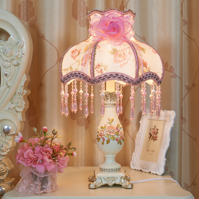 Traditional European Vase Palace Resin Fabric 1-Light Table Lamp For Bedroom Cuvalon
